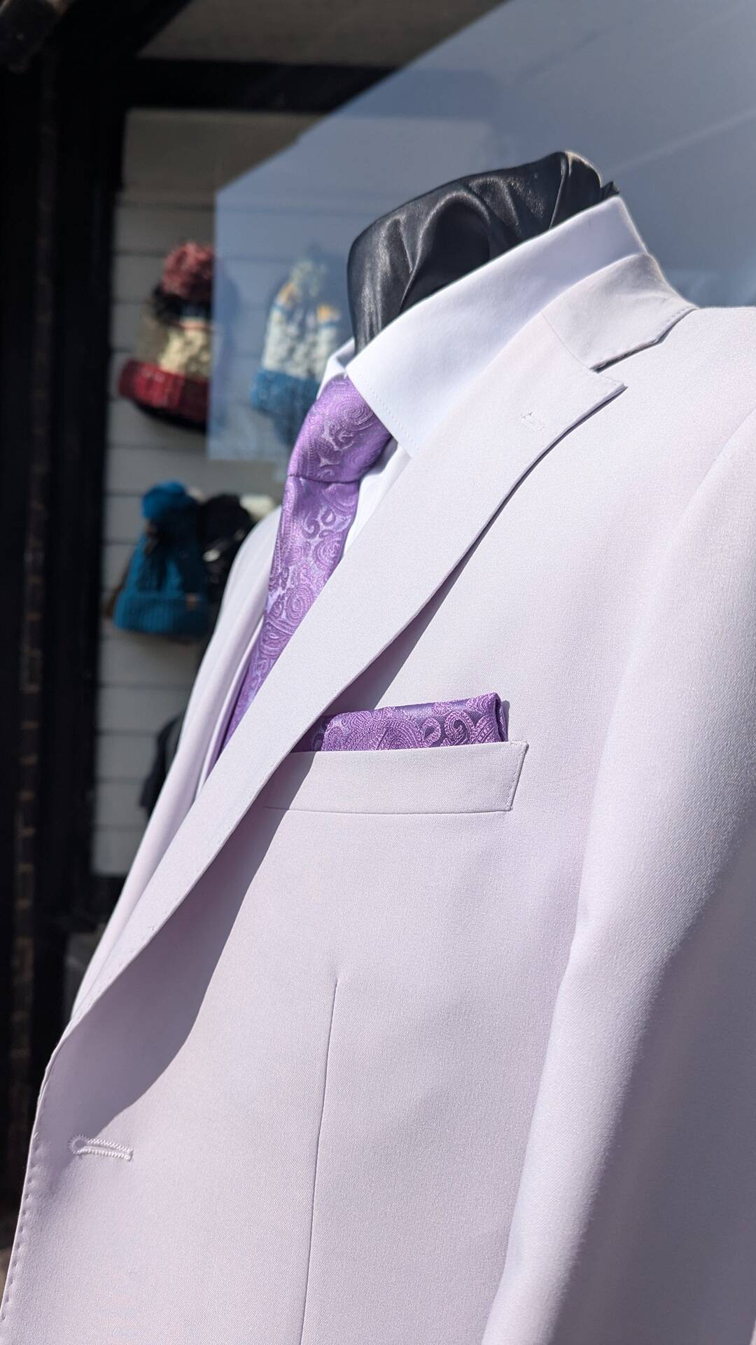 Beckett 3-piece suit - Image 8