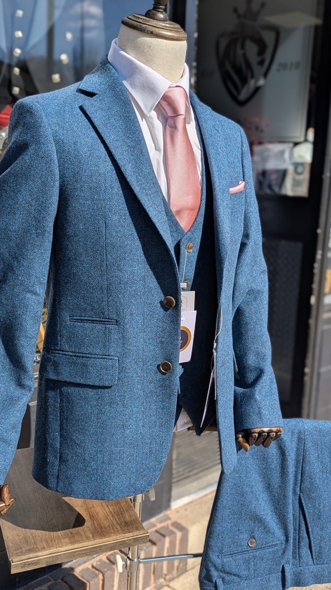 The Armstrong 3-piece suit - Image 3